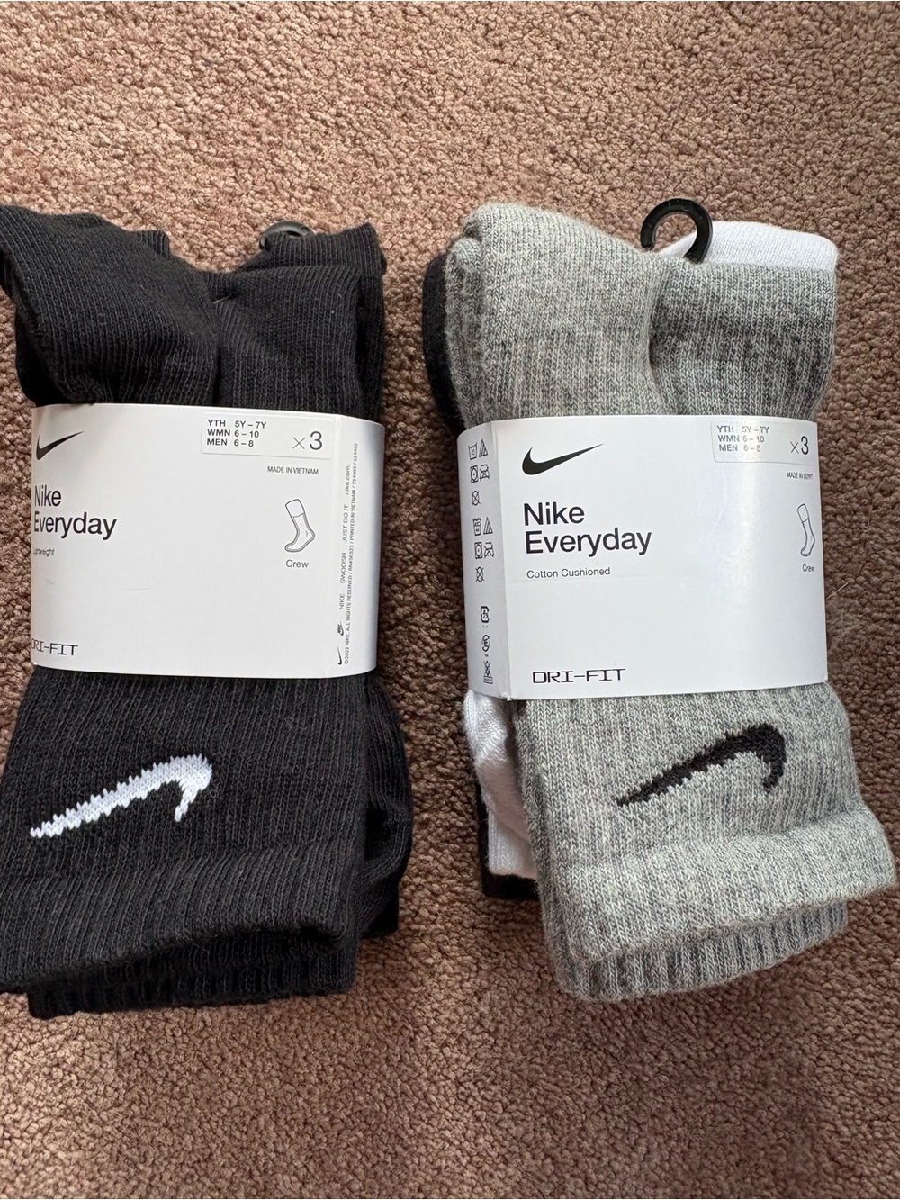 Nike Women’s set of 6 crew socks medium NWT